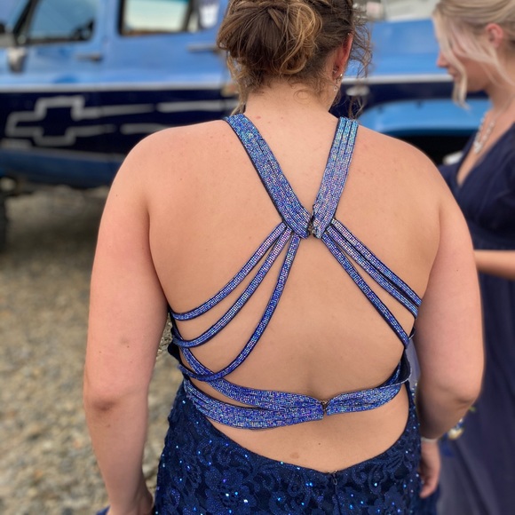 Prom dress - Picture 2 of 2